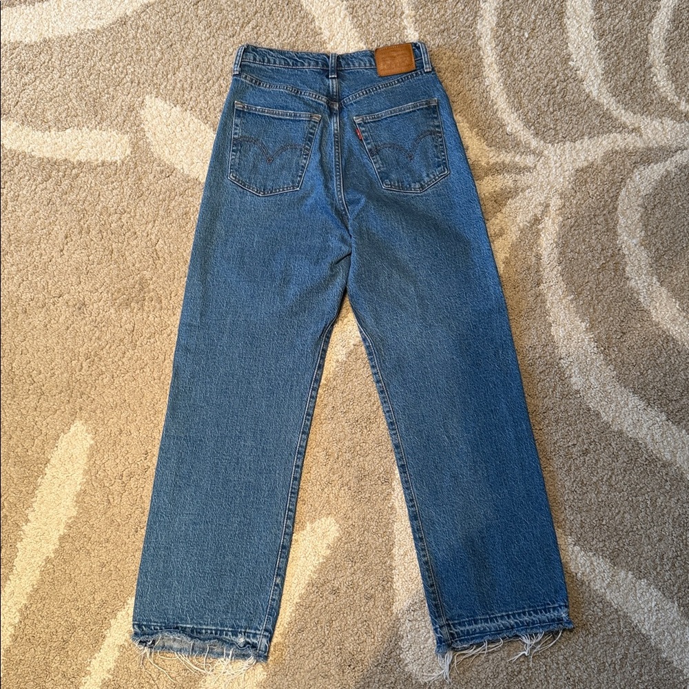 LEVI's Ribcage Straight Raw Hem Ankle Jeans Iconic High Rise in Medium Blue Wash - Picture 5 of 7